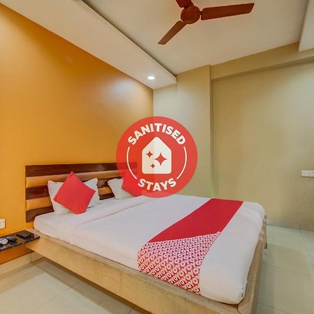 Oyo 18431 Hotel Celestee Grand Hyderabad Esterno foto