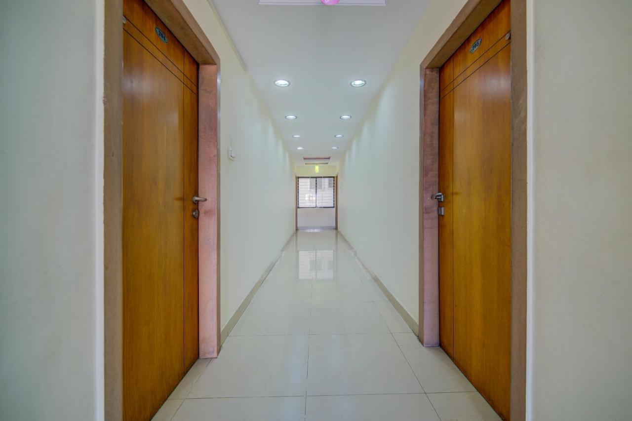 Oyo 18431 Hotel Celestee Grand Hyderabad Esterno foto