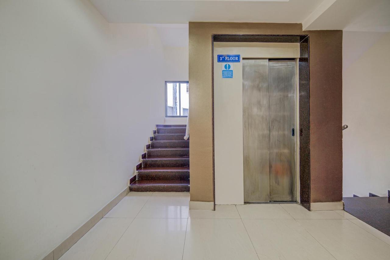 Oyo 18431 Hotel Celestee Grand Hyderabad Esterno foto