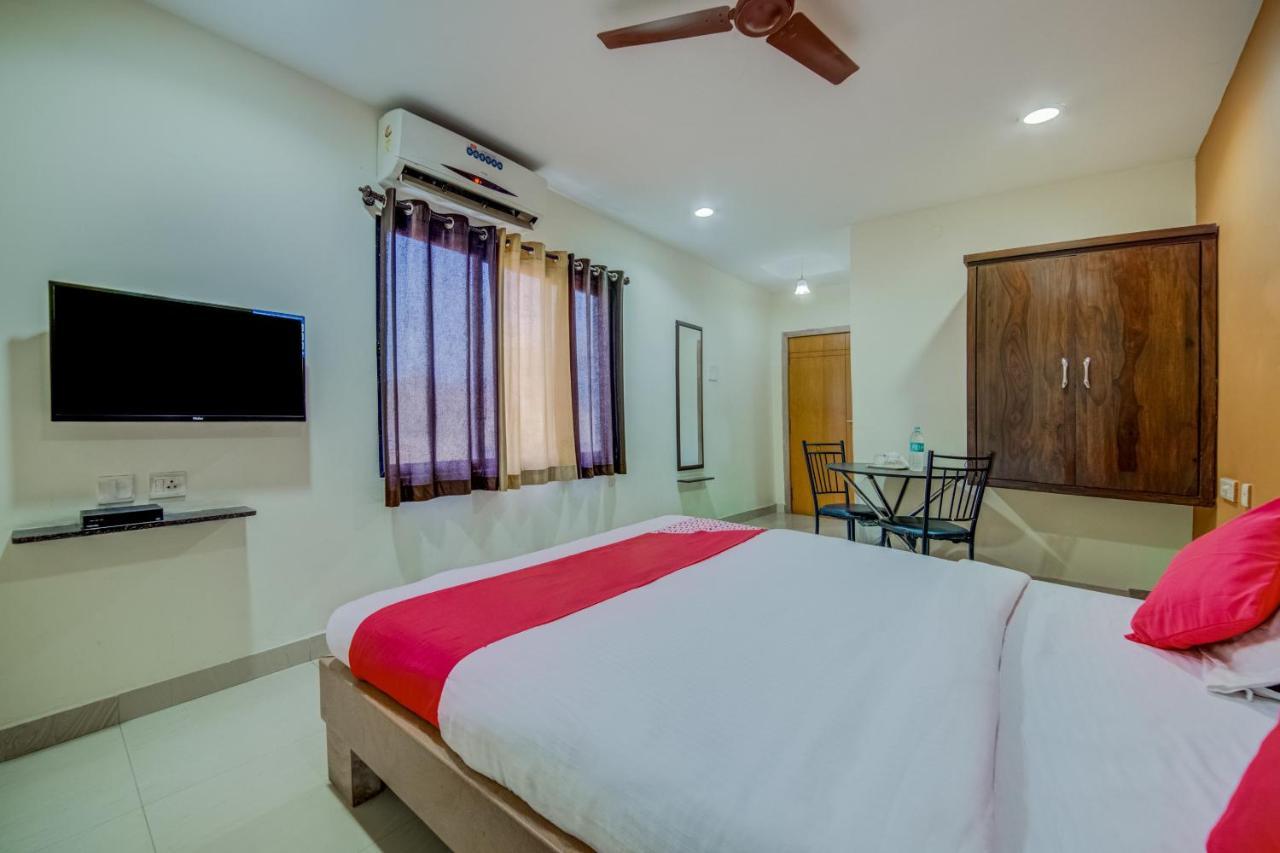 Oyo 18431 Hotel Celestee Grand Hyderabad Esterno foto