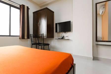 Oyo 18431 Hotel Celestee Grand Hyderabad Esterno foto